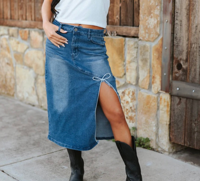 Bow skirt
