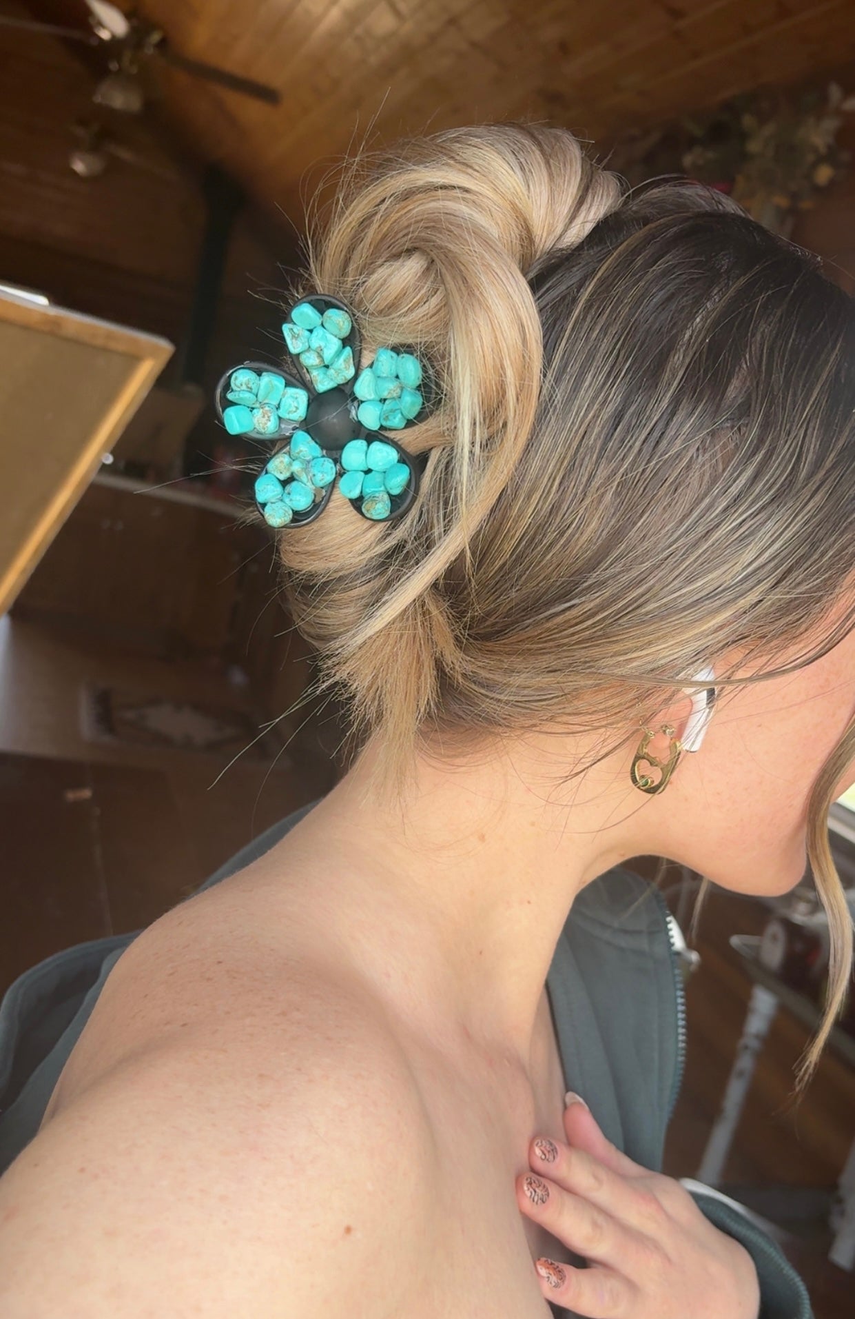 Turquoise clips